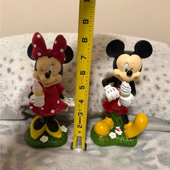 Disney CollectiblesMickey and Minnie Mouse Figurines - Red and Yellow size 8